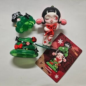 Pop Mart Skullpanda Tell Me What You Want Series - Getting Dressed